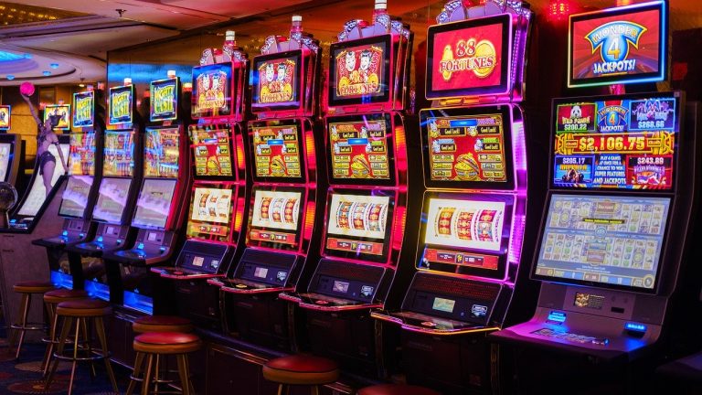 The Slot Machine Games Playing Methods